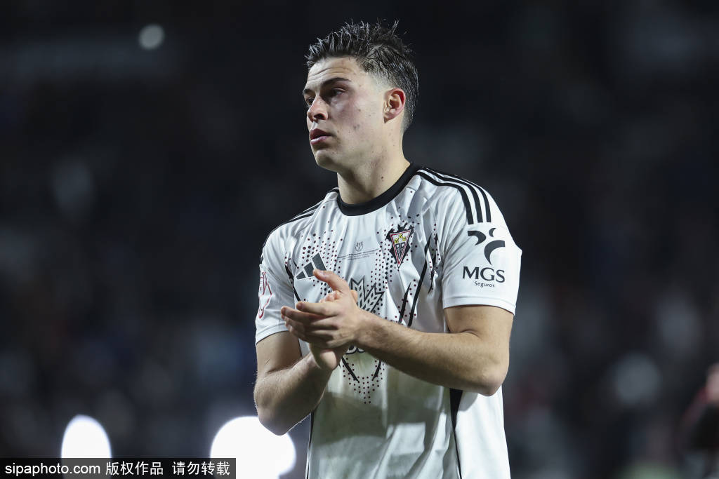 巴萨瞄准曼城替补射手！1.5亿天价难撼动阿尔瓦雷斯，马尔穆什成备选目标