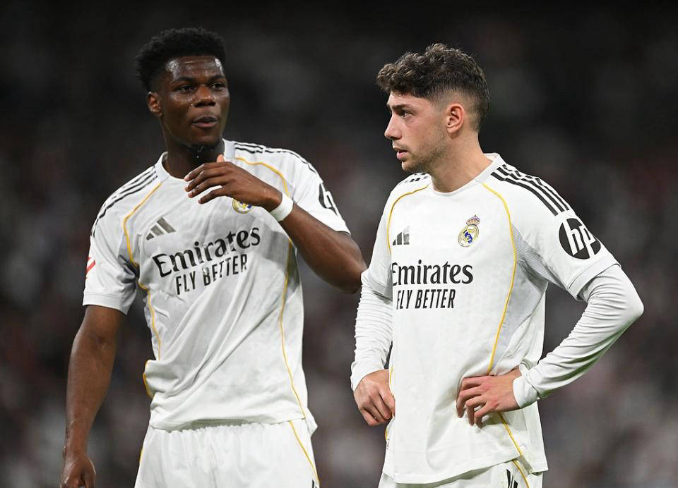 皇马耻辱平局：三场不胜，赛季面临“四大皆空”